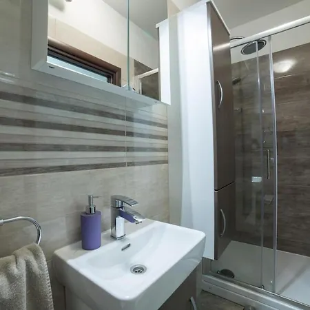 Croatia Apartman No, 6 * Duce